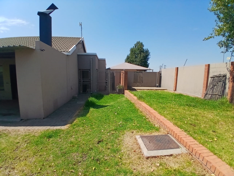 To Let 3 Bedroom Property for Rent in Bayswater Free State